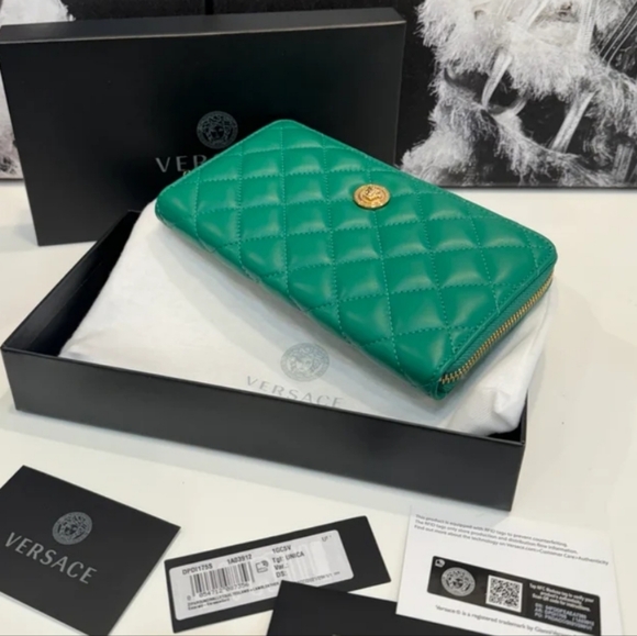 Versace Handbags - Versace Quilted Zipper Wallet/ BNWT/ GORGEOUS 😍